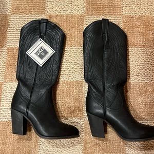 FRYE black heeled cowboy boots